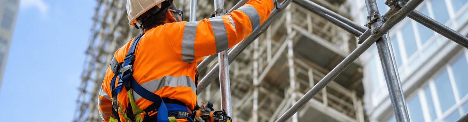Hoe kies je het juiste veiligheidsharnas voor een steigerbouwer?
